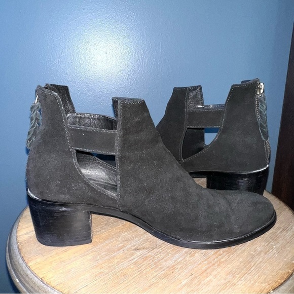 Able Gamboa Cut Out Ankle Booties - Picture 7 of 12